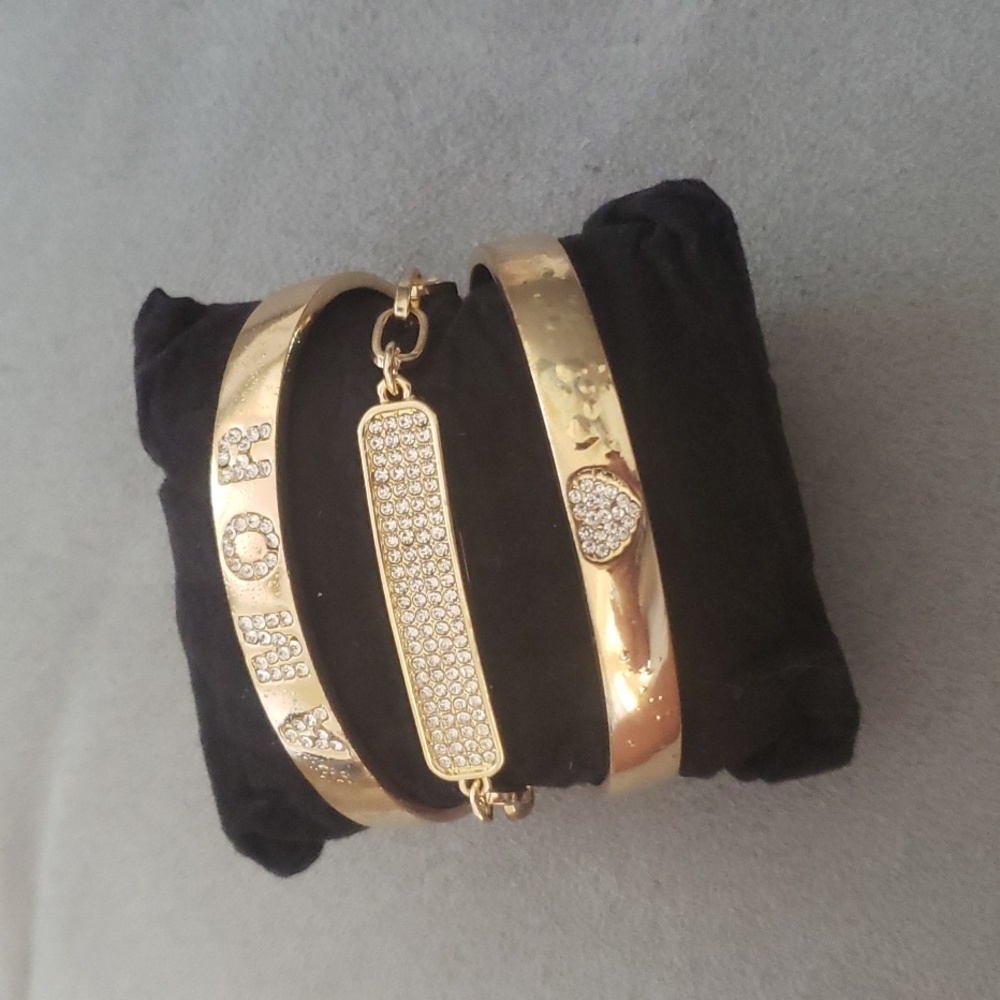 Kendall + Kylie Bracelet Set - Picture 2 of 3